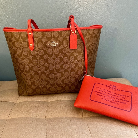Coach F36658 reversable Tote Bag with Signature / orange   Pouch  excellent - Picture 1 of 10